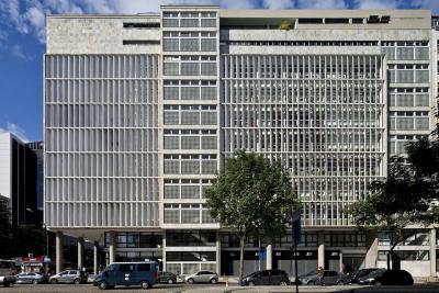 Instituto de Resseguros do Brasil (IRB) [título atribuído]. Fotografia de Leonardo Finotti.